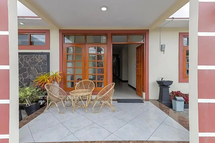 OYO 90175 Tl Guest House