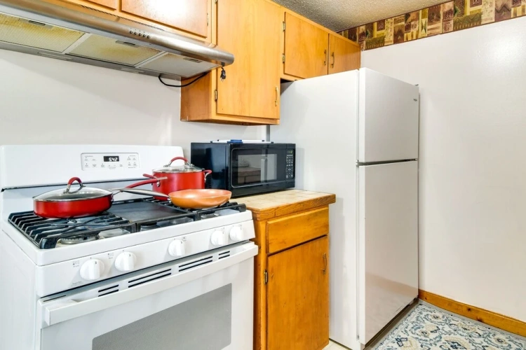 3 Bedrooms Apartment