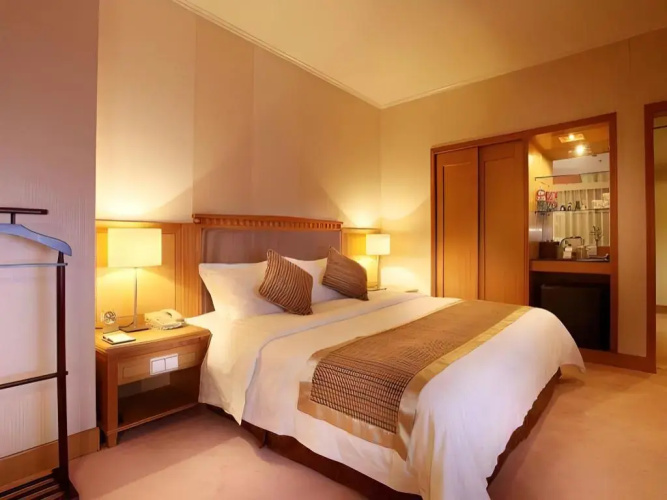 Green Land Hotel