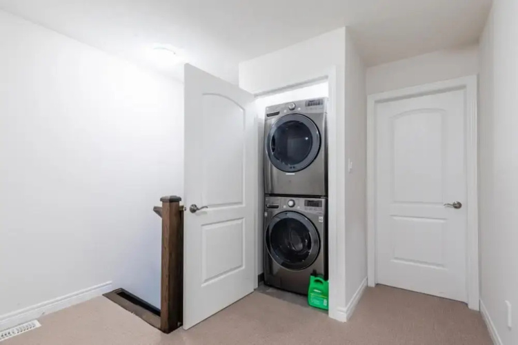 Modern Lakeshore 3BR 3BA TH Free Parking BBQ