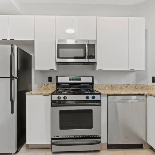 Charming DC Rowhouse Condo - Ideal Long-term Stay
