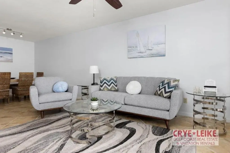 3 Bedrooms Apartment