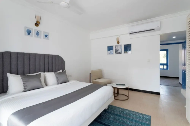 Standard Double room with city view