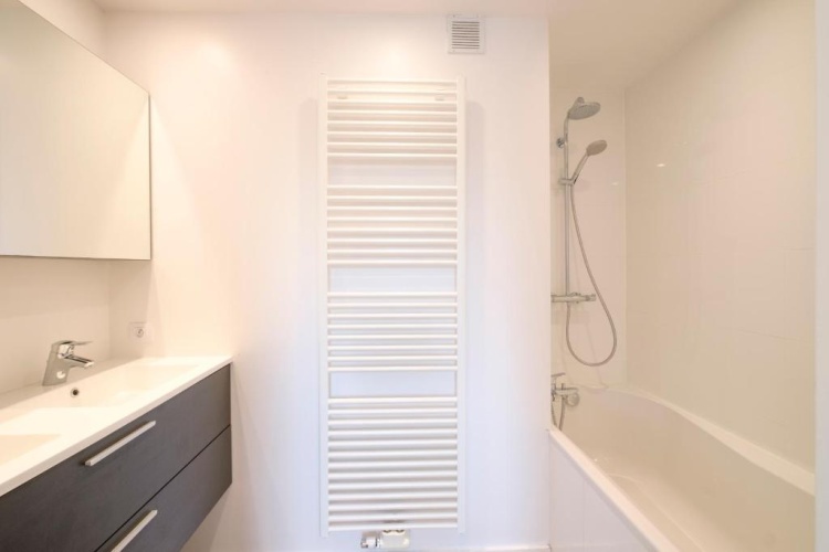 3 Bedrooms Apartment