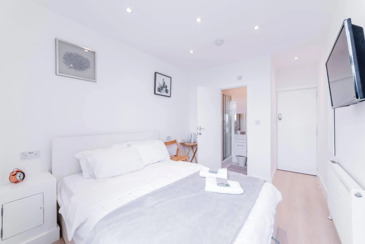 Fantastic Rooms in a Serviced Flat
