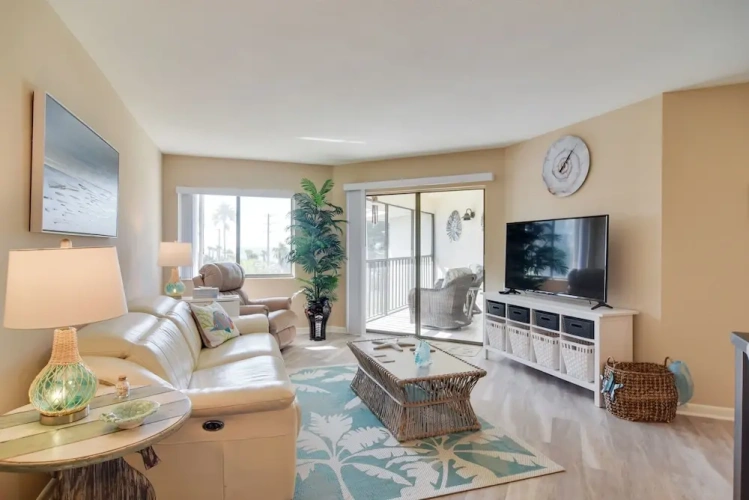 2 Bedrooms Apartment