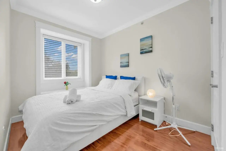 Oakridge Home