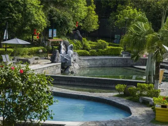 Hot Spring Forest Holiday Hotel