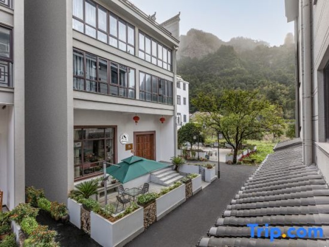 Xinchang Manqi Yating Homestay (Nineteen Peaks Branch)