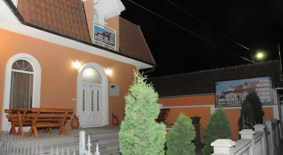 Villa Kaca