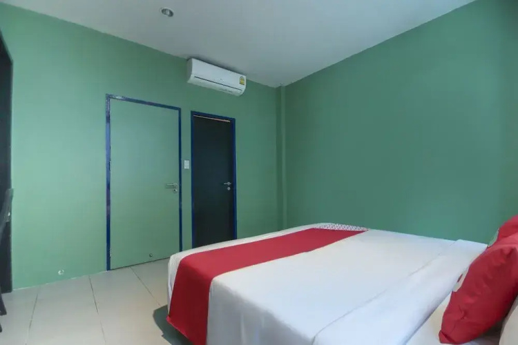 OYO 1162 Chalong Home Place