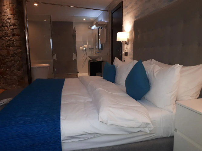 Leola Hotel lkeja