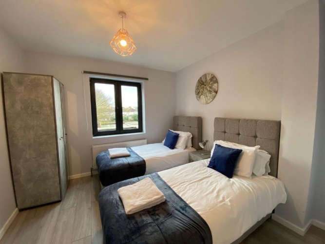 2 Bedrooms Apartment