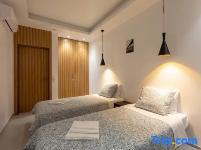 2 Bedrooms Apartment