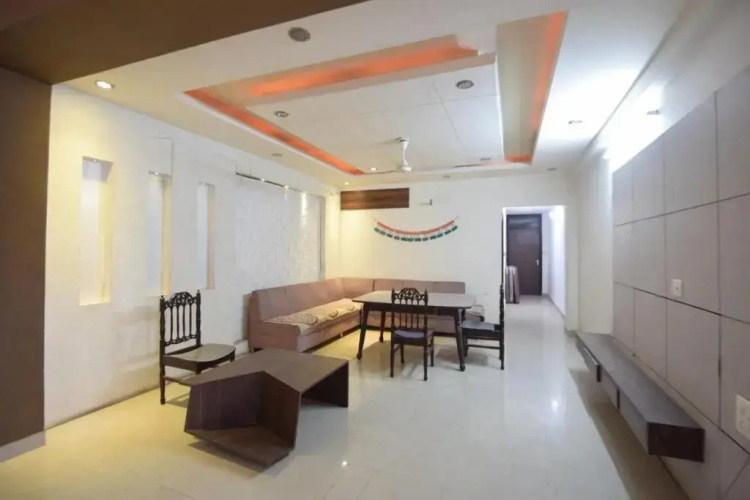 Shreenathji Inn by OYO Rooms