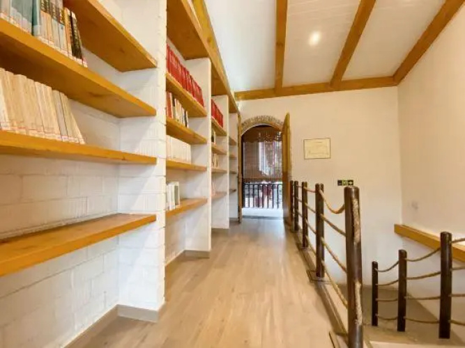 No.33 Book Inn