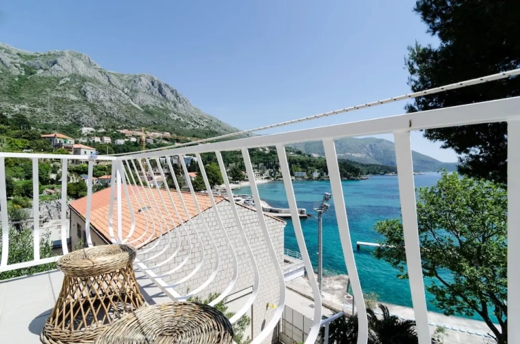 Standard Twin room with balcony and with sea view