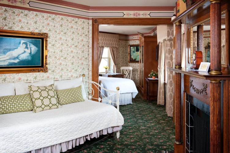 Dorymans Oceanfront Inn