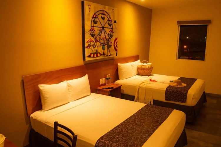 AM Hotel & Plaza