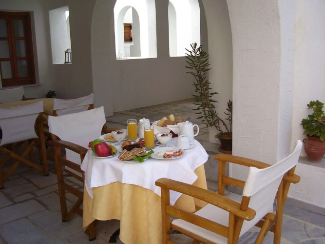 Hotel Roussos Beach