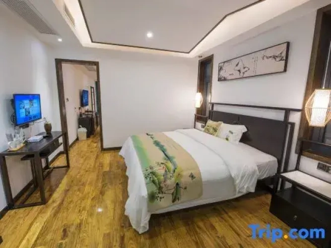 Suite with balcony