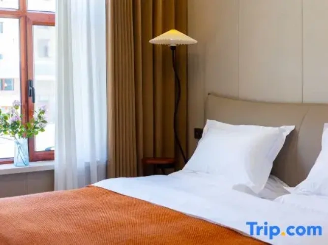 Suite with mountain view