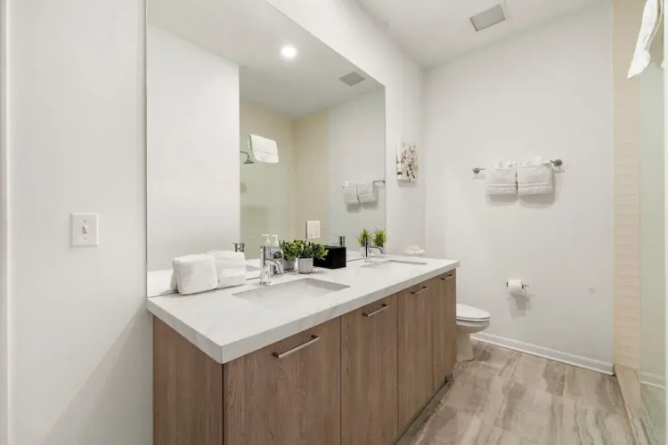 Modern 3BR Near McCormick & South Loop