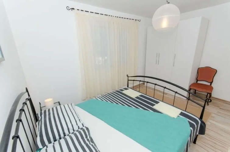 Lucija - Apartment With Pool - A1