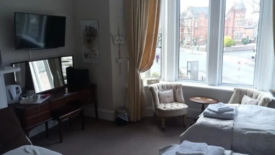 Standard Triple room