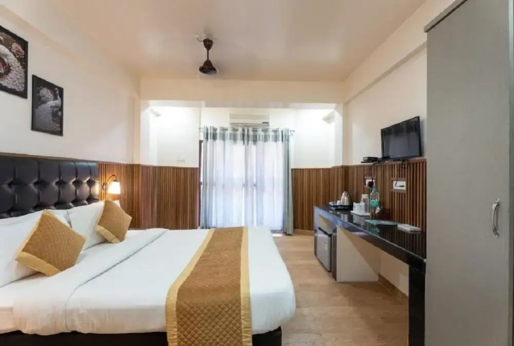 Hotel Mainak