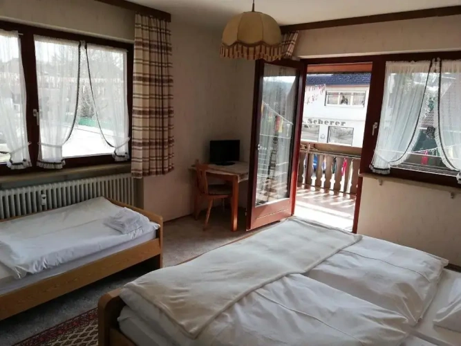 Standard Triple room with balcony