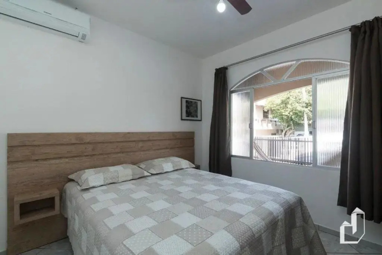 Casa Com 03 Dormitórios