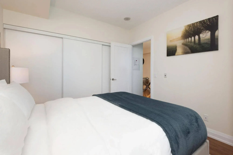 Diamond Vacation Homes - Yonge Sheppard