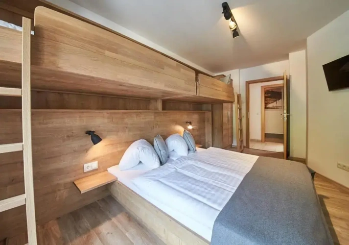 4 Bedrooms Comfort Apartment
