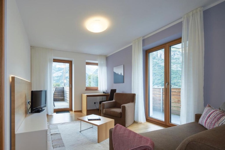 2 Bedrooms Apartment
