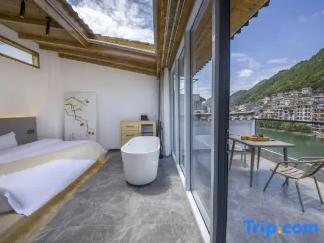 Luxury Double room with river view