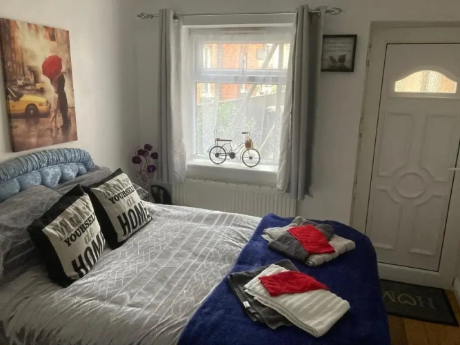 Standard Double Basement room