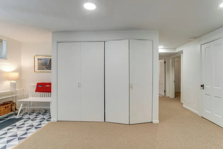 Walkable Apt w/ Off-street Parking in Cheesman!