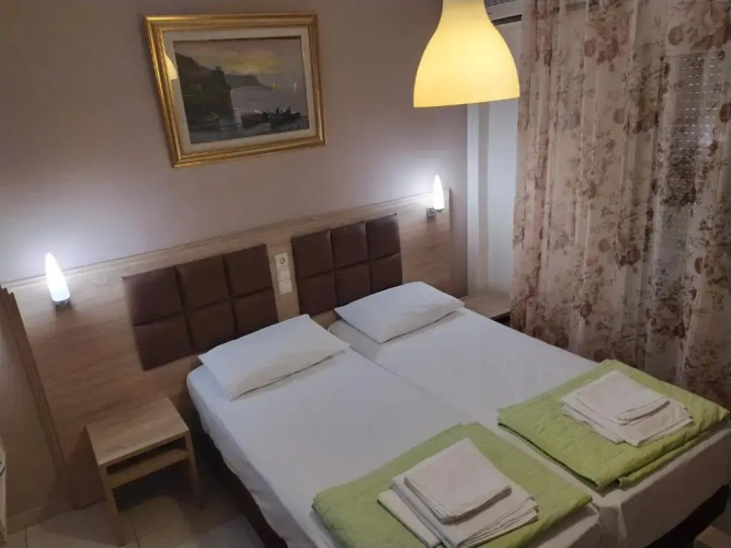 Standard Quadruple room with garden view