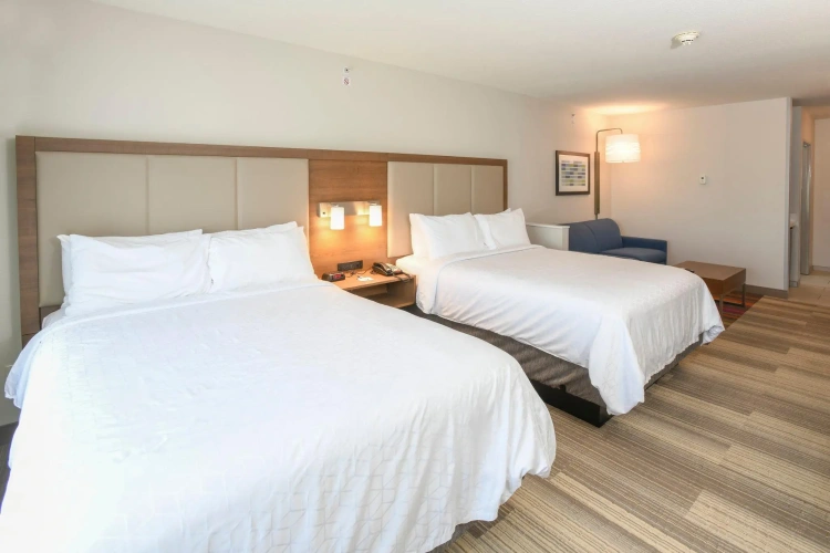 Quadruple Suite