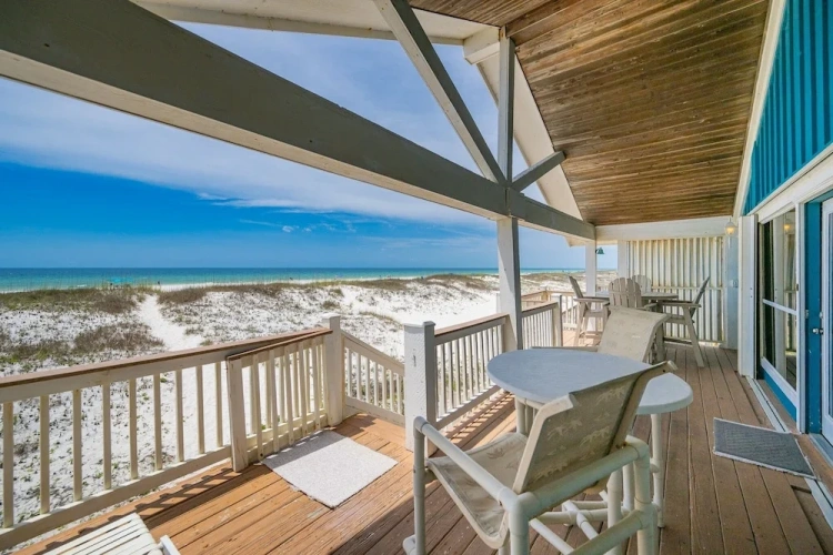 4 Bedrooms Cottage