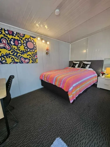 Comfort room