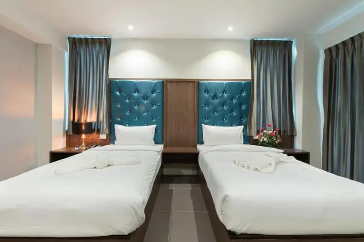 Yamin Seaview Hotel