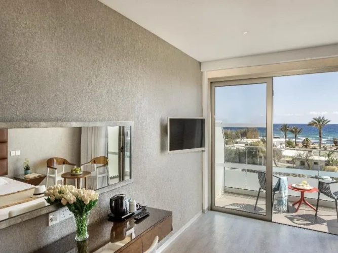 Superior Double room with balcony and with sea view