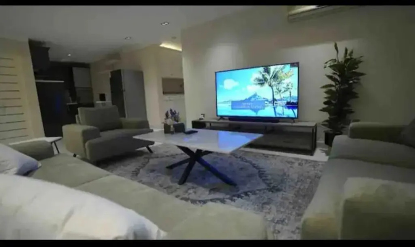 Luxury apartment prime location