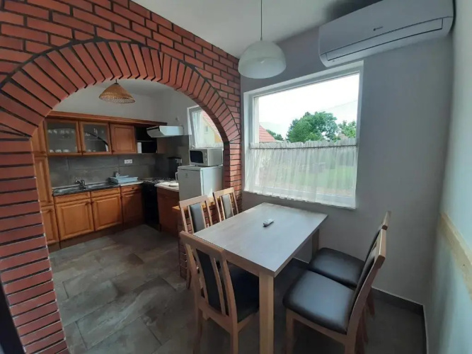 42 féröhelyes apartman