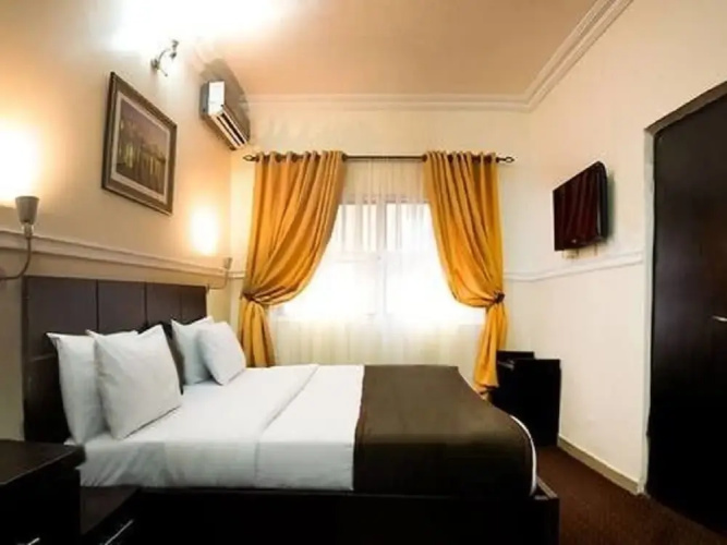 Bjorne Classic Suites