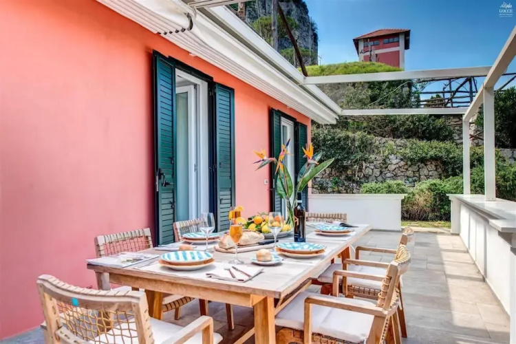 Villa Degli Dei Private Waterfront Villa