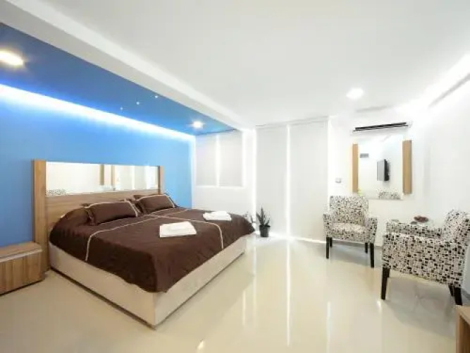 Agent Lux Apartments