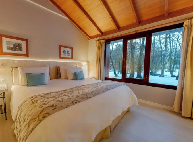 Standard Triple room with land view